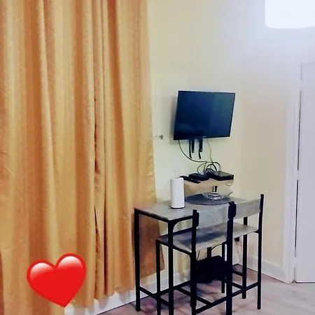 Cosy T2 A 5 Minutes De Metro 12-proche Paris-stade De France Apartment *
